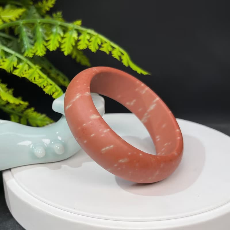 獨特 南紅瑪瑙伴生礦手鐲 56MM 啞光橘紅朱砂點 自由創造減壓納財