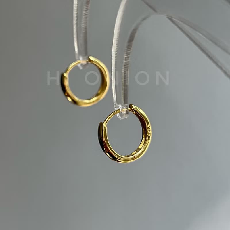 Hi Onion法式經典復古時尚S925銀鍍金耳扣簡約素圈耳環高級感
