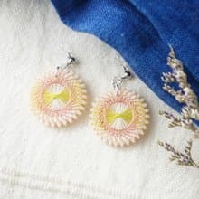 ハルジオンのイヤリング / ピアス / 絹糸 / 送料無料