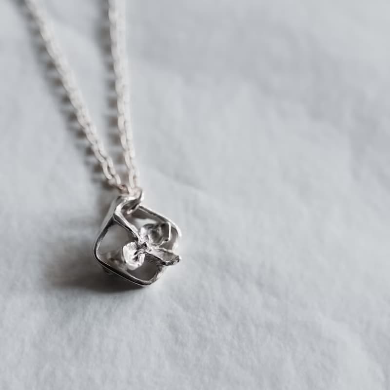 真實花朵【花語窗櫺】999純銀/項鍊吊墜/銀黏土手作