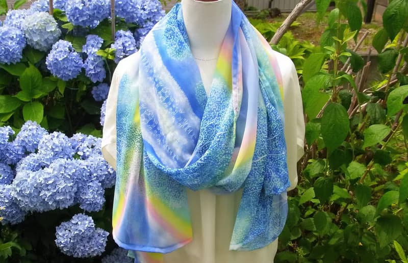 【rainbow colored tree】水彩画ストール　スカーフ　ショール　青空　雨上がり　ブルー　男性への贈り物　母の日　誕生日