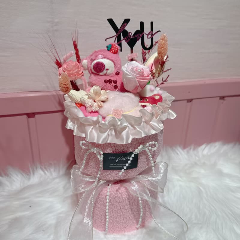 敲可愛草莓熊玩偶永生花花束 情人節花束 生日 告白 週年紀念畢業