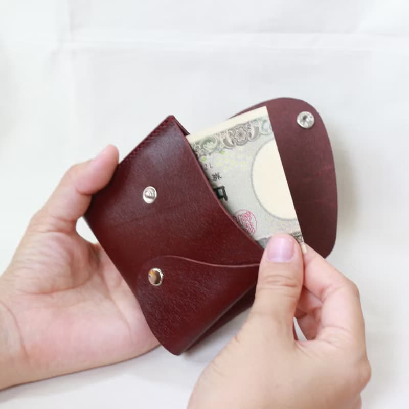 コインがとりやすいミニウォレット  Litos 上品な国産本牛革使用
