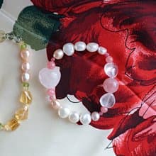 【日本製】ローズクォーツ、インカローズ、淡水パール。愛と女性性を開花させる美しい天然石デザインブレスレット