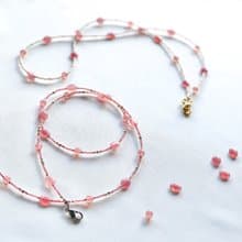 桜の花びら ビーズのメガネストラップ　ネックレス　マスクチェーン【選べる２タイプ】