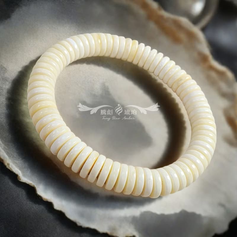 騰彪琥珀 天然琥珀蜜蠟 白蜜蠟 珠光流采 收藏單圈 精工盤形 手鍊