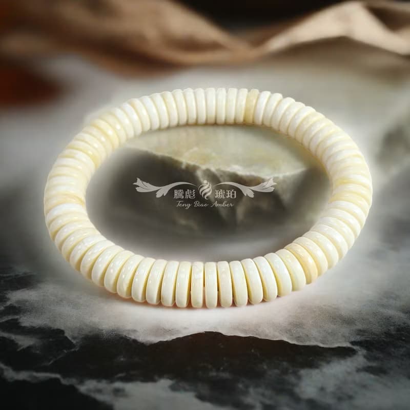 騰彪琥珀 天然琥珀蜜蠟 白蜜蠟 珠光流采 收藏單圈 精工盤形 手鍊