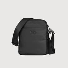 【滿3999送鑰匙圈】亞酷 大直式斜背包-黑色/BF511-TW17-BK