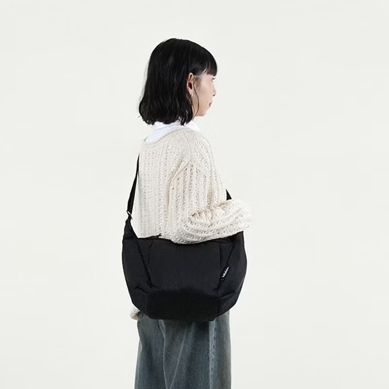 【FW25全新Wander系列】MILES 日常斜背包 中號 (翠黑色)