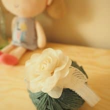 手作嬰兒女童白色茶花葉子髮帶 適合百日宴彌月拍攝