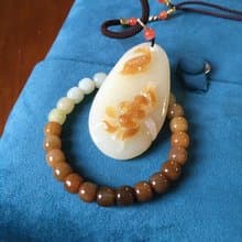 和田玉糖料漸變7 X 8公釐老型手鏈  和田玉糖料俏色 鯉魚 蓮花等