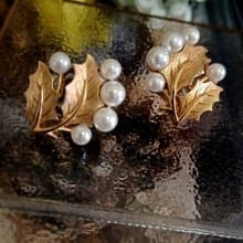 vintage jewelry Trifari 金色珍珠冬青葉 夾式耳環