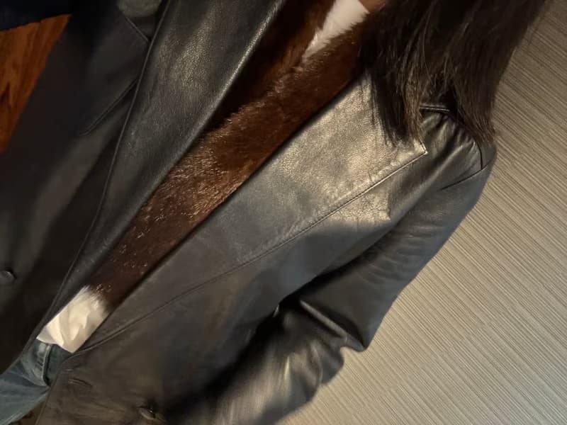 -金銀寶貝 荷蘭購入之深咖啡色人造皮草圍巾 好搭配 w730
