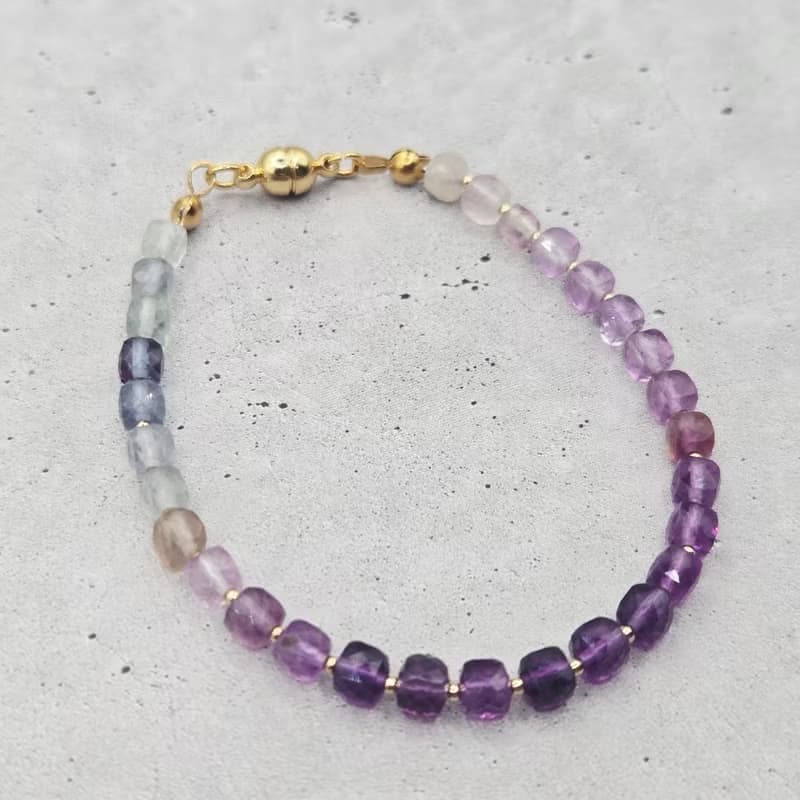 【日本製】フローライト キューブカットブレスレット – 高品質 / 金属アレルギー対応