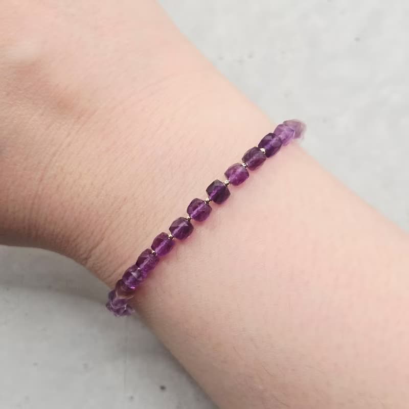 【日本製】フローライト キューブカットブレスレット – 高品質 / 金属アレルギー対応