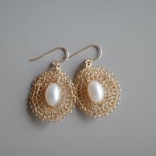 雫珍珠 – 金屬鉤織耳飾 金色