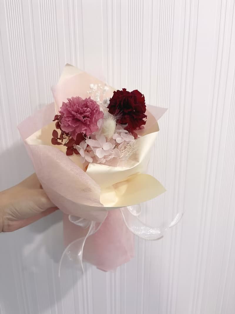 永生康乃馨 可愛甜美粉 畢業花束 生日花束 母親節花束