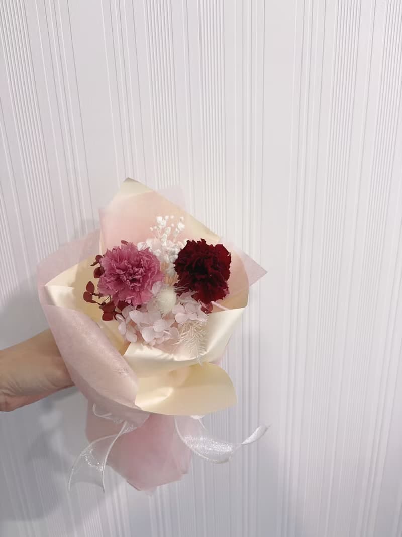 永生康乃馨 可愛甜美粉 畢業花束 生日花束 母親節花束