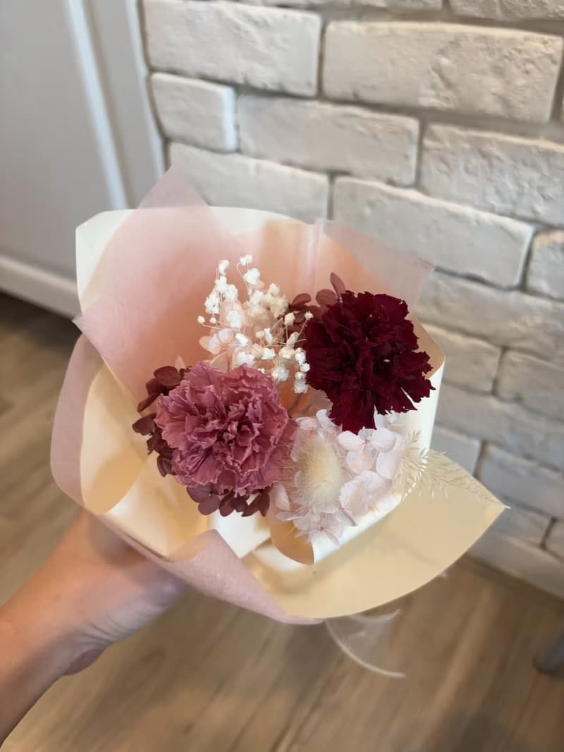 永生康乃馨 可愛甜美粉 畢業花束 生日花束 母親節花束