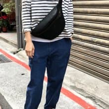 軟牛革定番款胸包/ 運動包包  Color : 黑色  -植鞣牛革製-