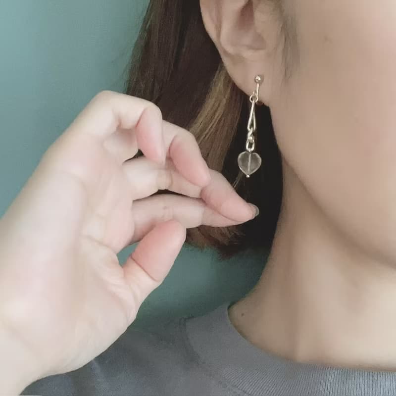 Fluorite petit heart ピアス/イヤリング purple
