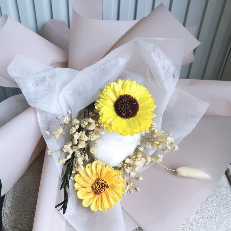 畢業花束-向日葵大型乾燥花束。乾燥花束。向日葵花束。求婚花束