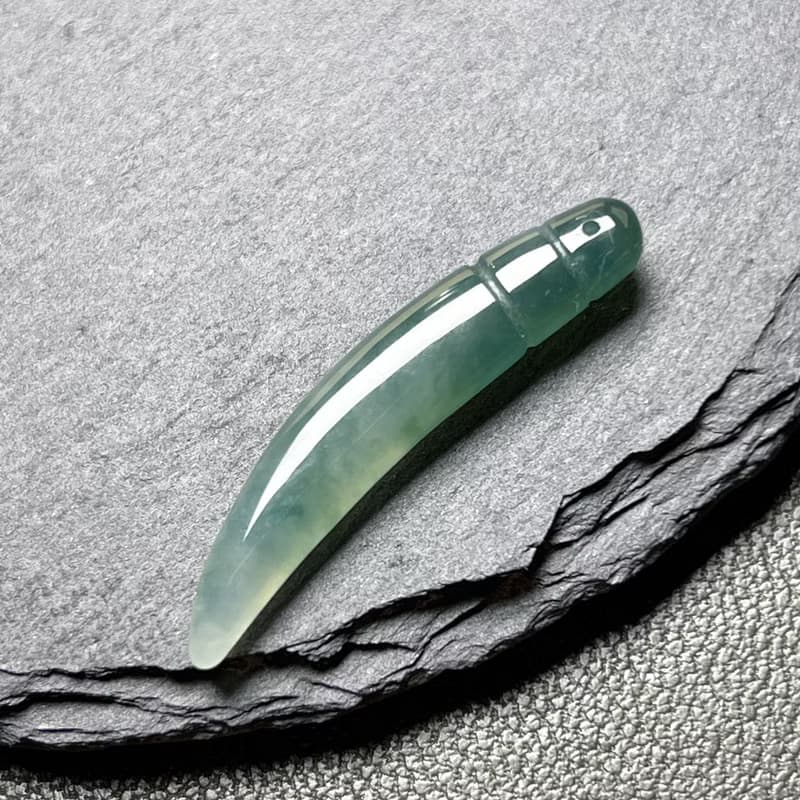 冰種飄藍花翡翠龍牙 | 天然緬甸玉A貨翡翠 | 送禮