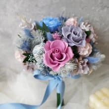 自然型手綁不凋捧花【蔚藍紫粉】永生花/拍婚紗/登記結婚花束