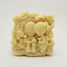 兩小無猜香氛手工皂 採用 杏桃花與蜂蜜香味