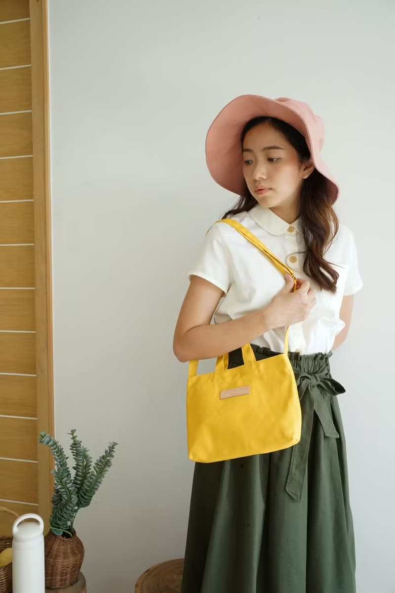 PETITE - canvas crossbody (yellow)