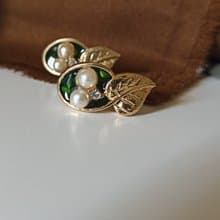 【孤品限定】古典金葉珍珠耳環 - Vintage舊物改製