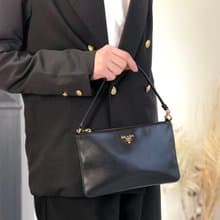 【 日本直送　名牌中古包 】PRADA プラダ ハンドバッグ ブラック ロゴ レザー サフィアーノ ミニバッグ vintage ヴィンテージ ce7ved