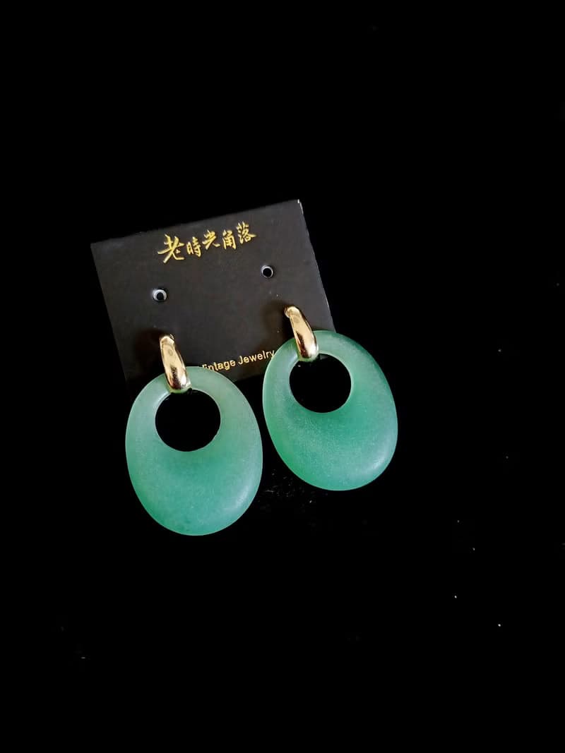 vintage jewelry  AVON 仿玉石垂墜夾式耳環