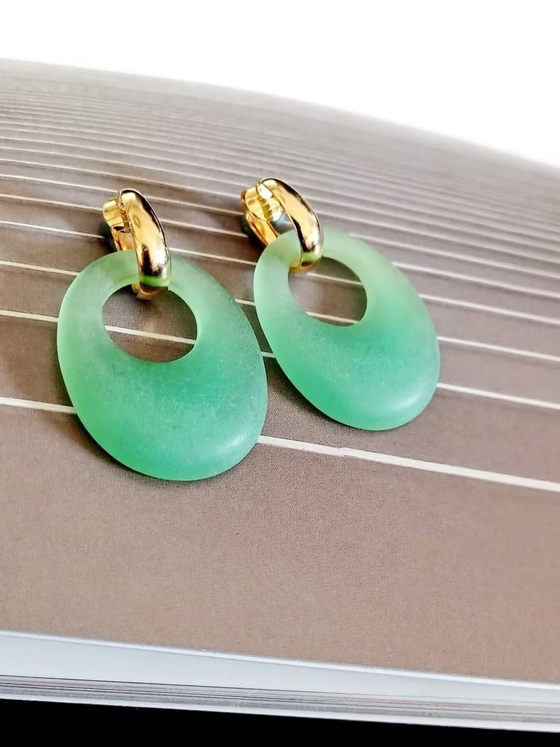 vintage jewelry  AVON 仿玉石垂墜夾式耳環