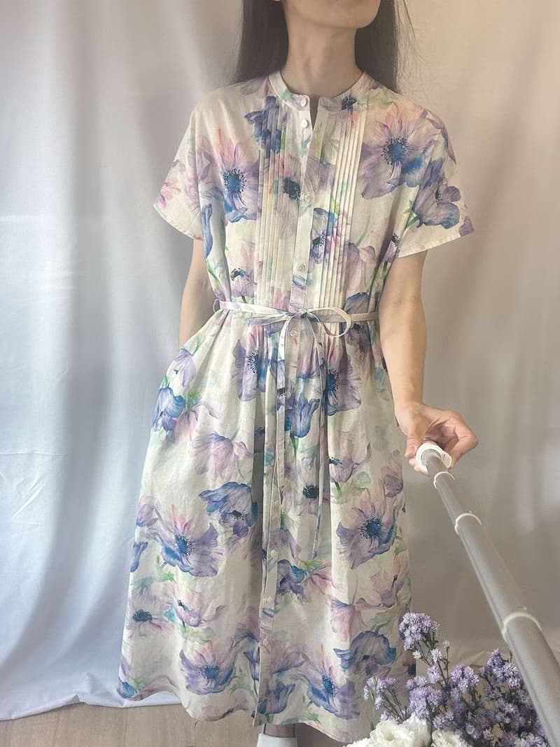 飄逸銀蓮花印花棉麻細壓褶開襟垂袖小立領長版襯衫洋裝