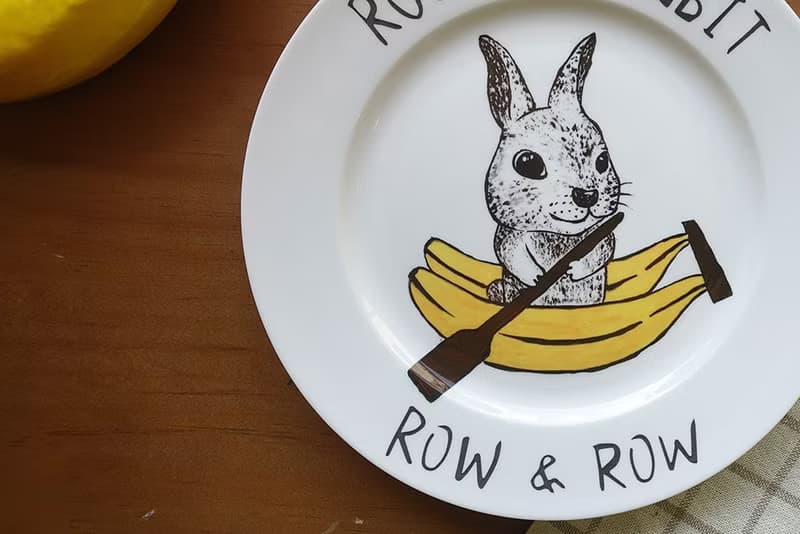 Rowing Rabbit 兔子香蕉船 餐瓷盤 (骨瓷平盤)