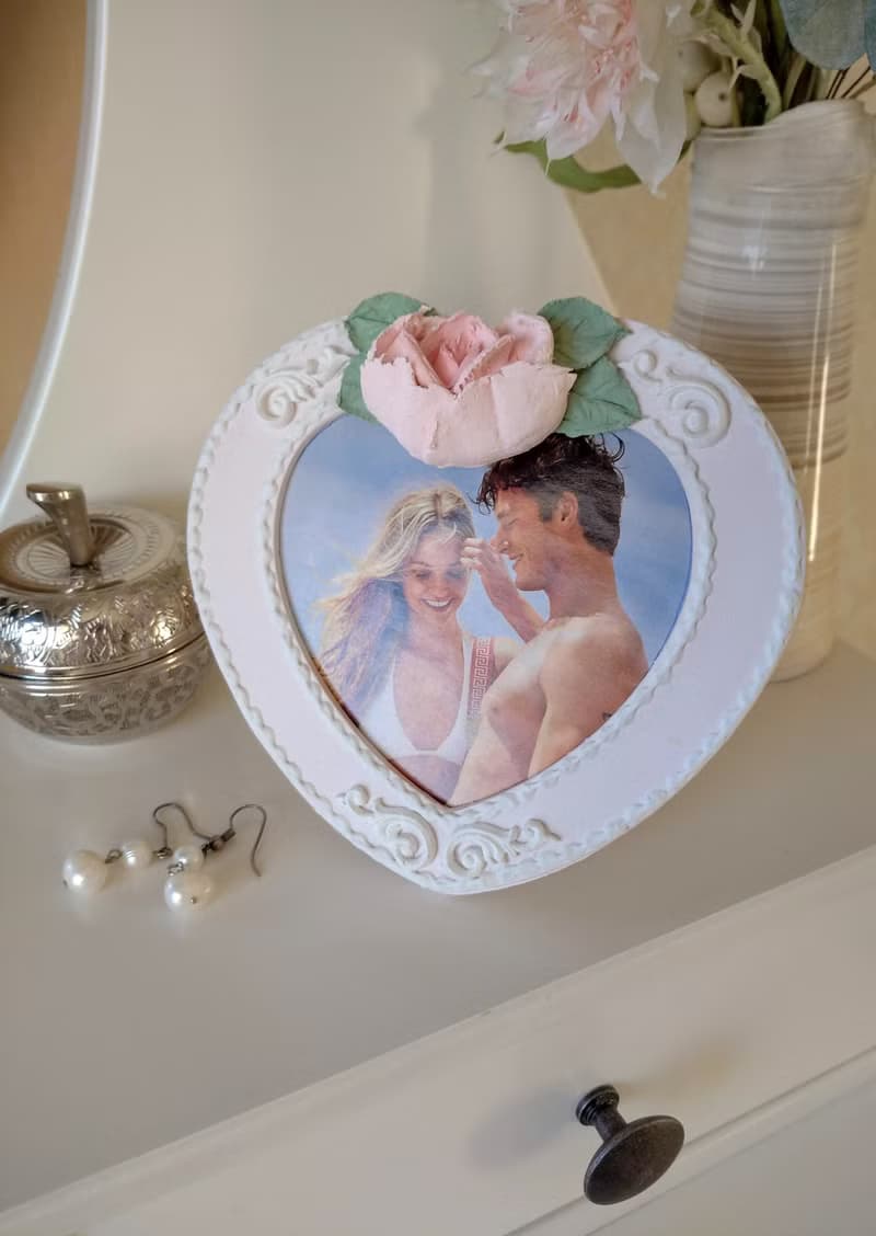 相框 愛心相框 Small heart-shaped photo frame with rose Pink picture frame Wedding gift