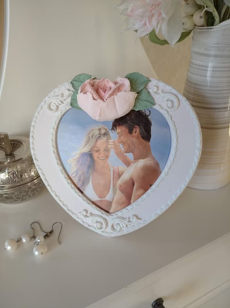 相框 愛心相框 Small heart-shaped photo frame with rose Pink picture frame Wedding gift
