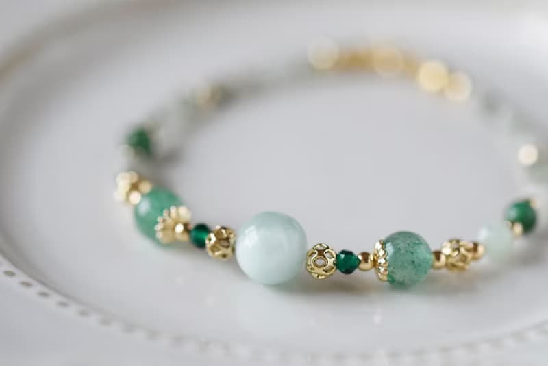 讚訟。綠海紋石 綠草莓晶 翡翠 綠尖晶 鉻雲母 天然石水晶 手鍊