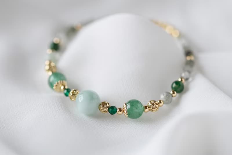 讚訟。綠海紋石 綠草莓晶 翡翠 綠尖晶 鉻雲母 天然石水晶 手鍊