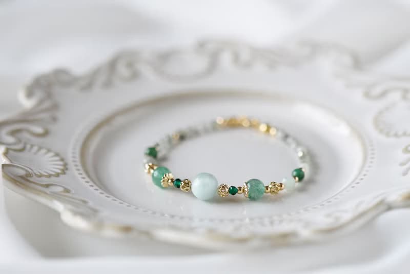 讚訟。綠海紋石 綠草莓晶 翡翠 綠尖晶 鉻雲母 天然石水晶 手鍊