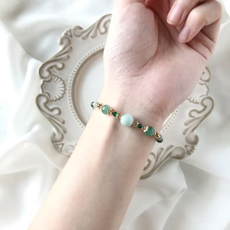 讚訟。綠海紋石 綠草莓晶 翡翠 綠尖晶 鉻雲母 天然石水晶 手鍊