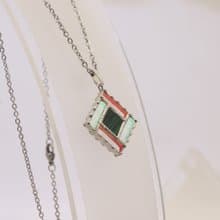 細密ステンドグラスと天然石のペンダント