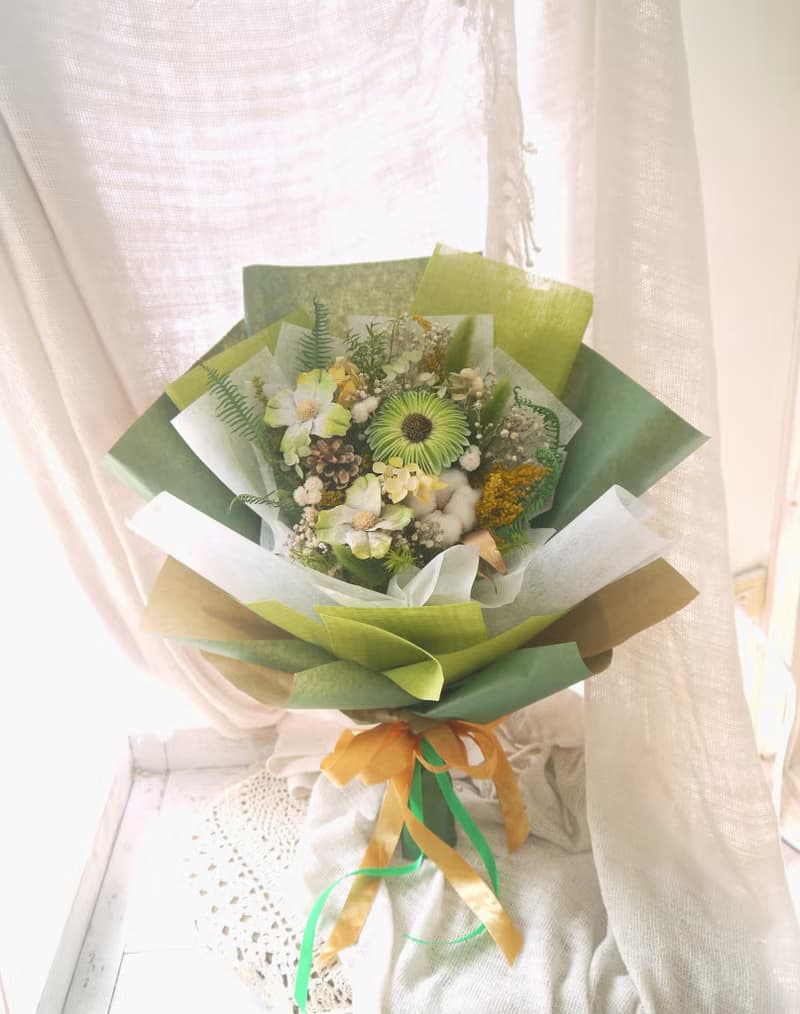 青蔥年少 .綠色系.乾燥花.索拉花.永生花.情人節.畢業花束