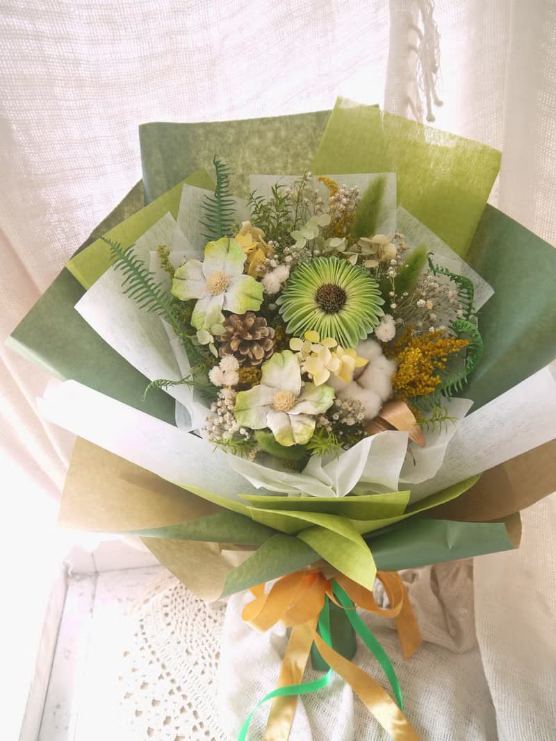 青蔥年少 .綠色系.乾燥花.索拉花.永生花.情人節.畢業花束