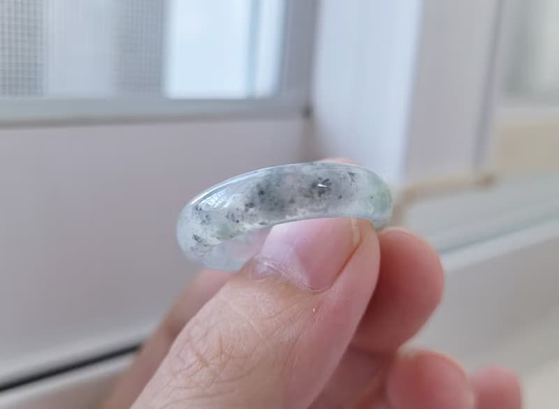 【親翠】天然翡翠 高冰起瑩光超透烏雞帶綠手指鐲18號戒圈