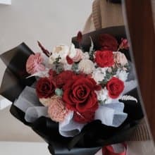 | 經典紅玫瑰永生花花束 |  生日花束/情人節花束