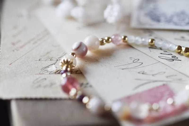 和歌。草莓晶 石榴石 櫻花瑪瑙 白月亮石 14K 天然石水晶 手鍊