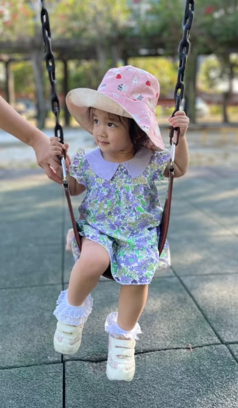 【TiNa】手作幼童成人寬簷漁夫帽 夏日兒童 防曬 防風繩可拆 草莓