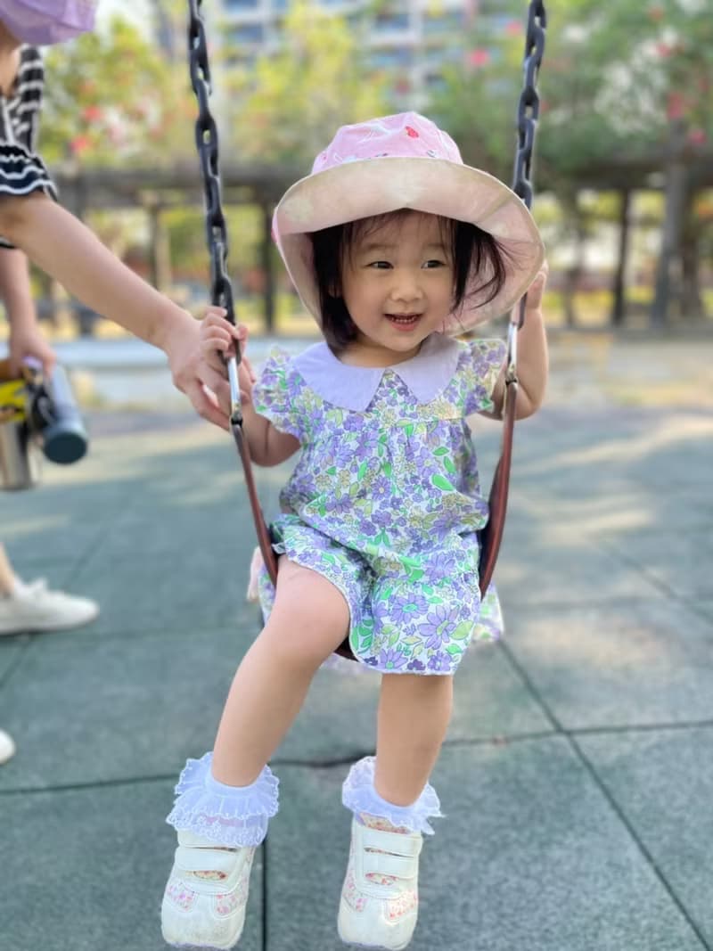 【TiNa】手作幼童成人寬簷漁夫帽 夏日兒童 防曬 防風繩可拆 草莓
